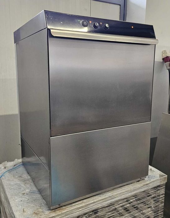 Професионална Съдомиялна Машина /Дозиращи Помпи/Източваща помпа