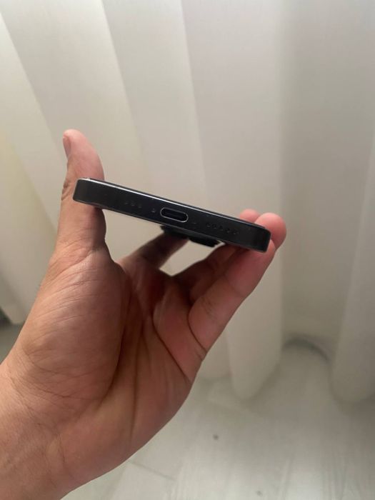 Iphone 16 pro black