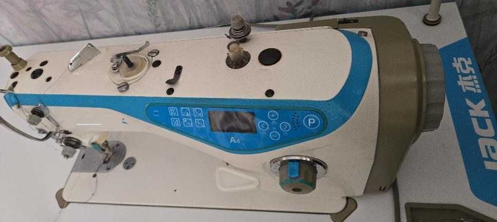 Швейная машинка JACK