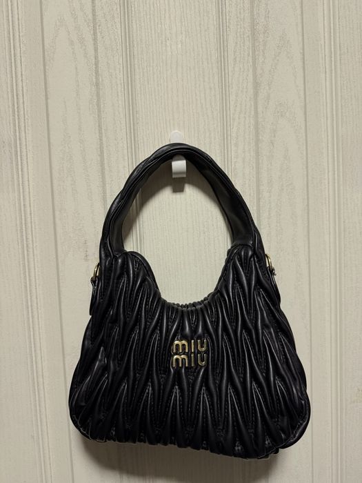 Малка черна чанта miu miu