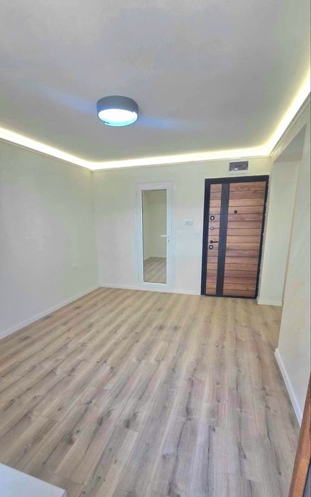 Продава се Едностаен апартамент в Варна, Цветен квартал - 25 кв.м за 3196 €/кв.м - Снимка #4