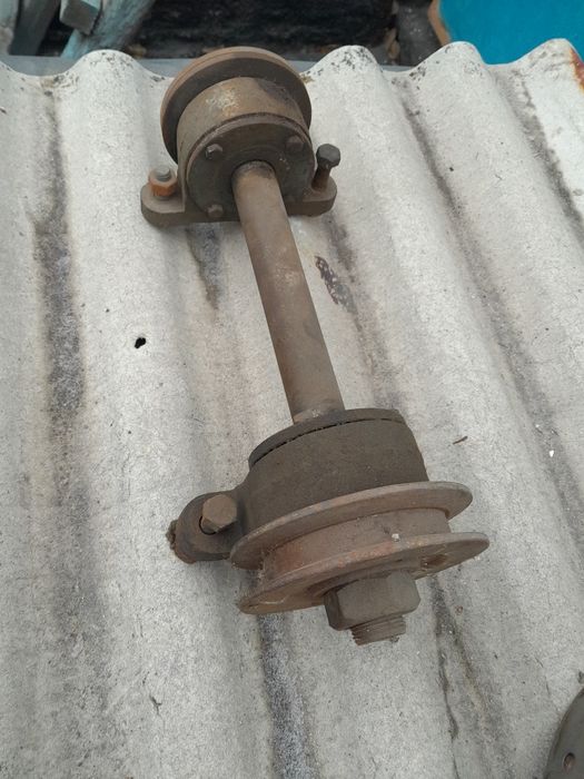 Вал на циркулярную пилу