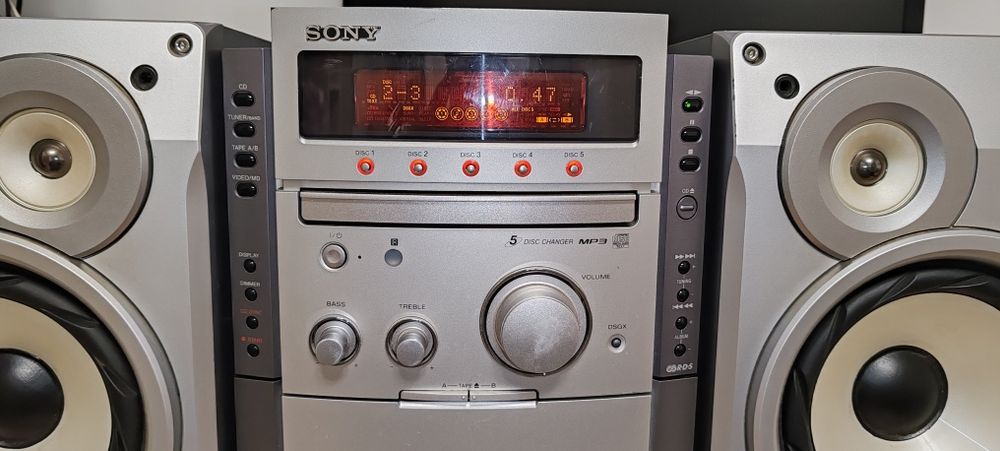 Combina Sony CMT-CP555