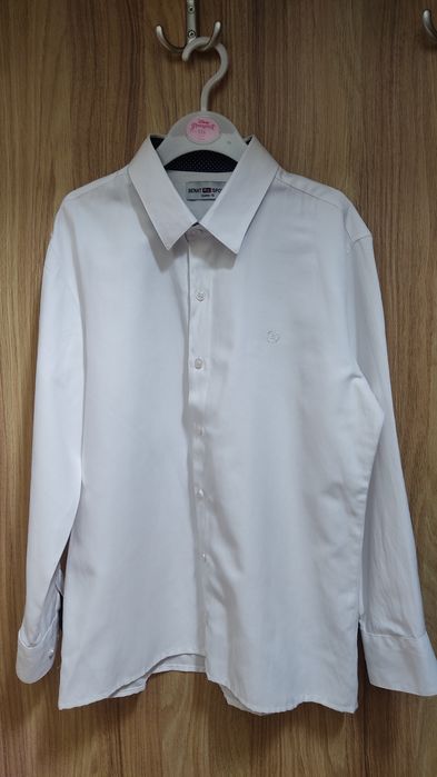 Школьная белая рубашка