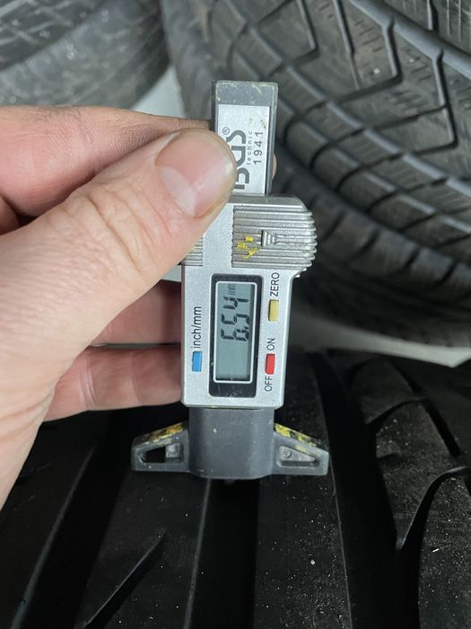 anv vara 255/40/18 Bridgestone