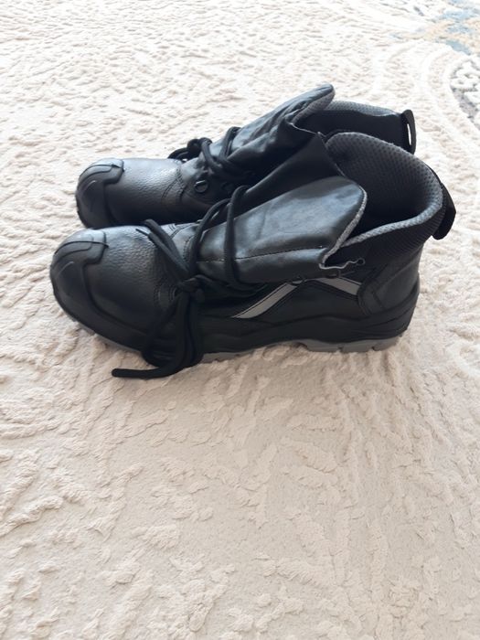 Продам новый осенный спец ботинка