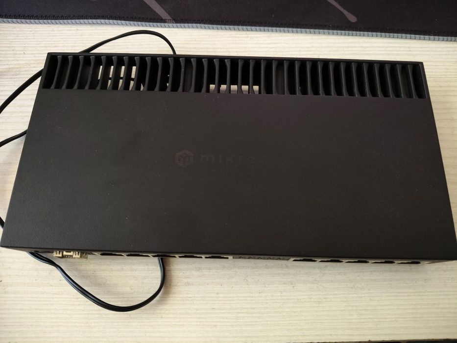 Продам Микротик RB4011iGS-RM