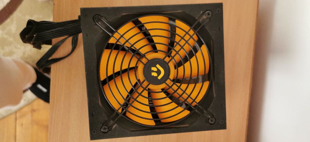 Sursa njoy 700w 80 silver