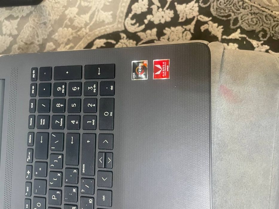 Продаю ноутбук Hp в идеальном состоянии работает отлично