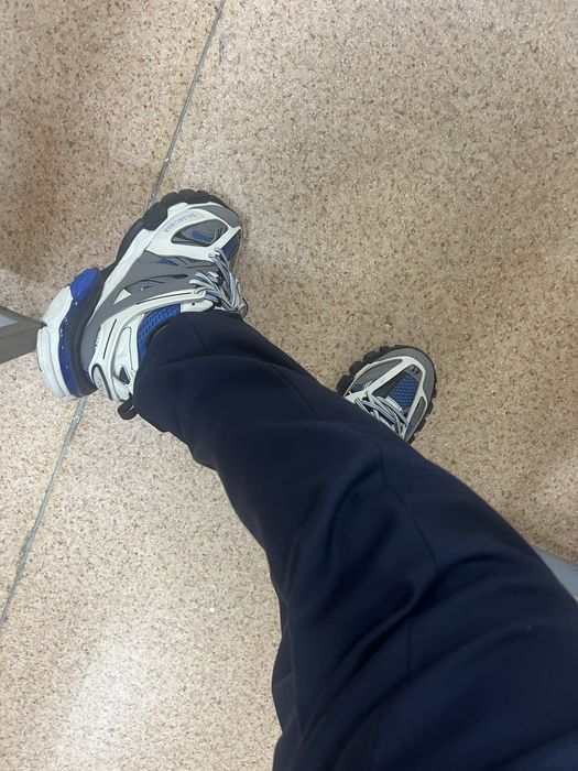 Balenciaga track 1