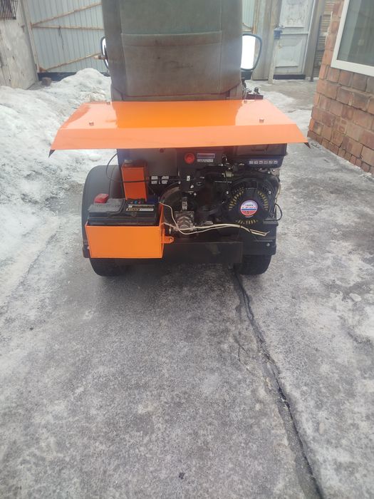 Продам трактор погрузчик