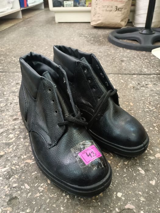 Продам ботинки летние