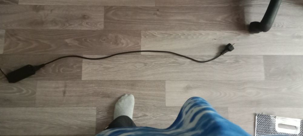 Продам зарядку для Lenovo б/у