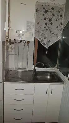 Vând apartament cu trei camere în Harsova