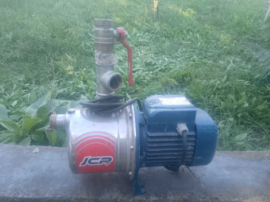 Продавам нещата от снимките