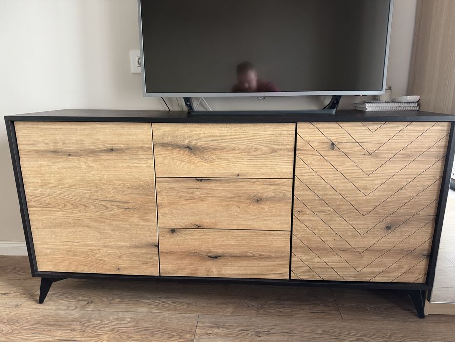 Vand comoda Tv pret-450 ron