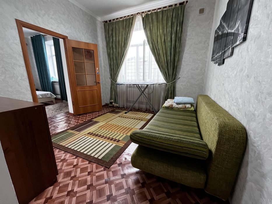 Үй сатылады,жері үлкен