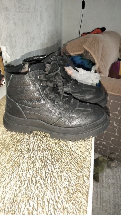 Продам зимние ботинки 35 р-р