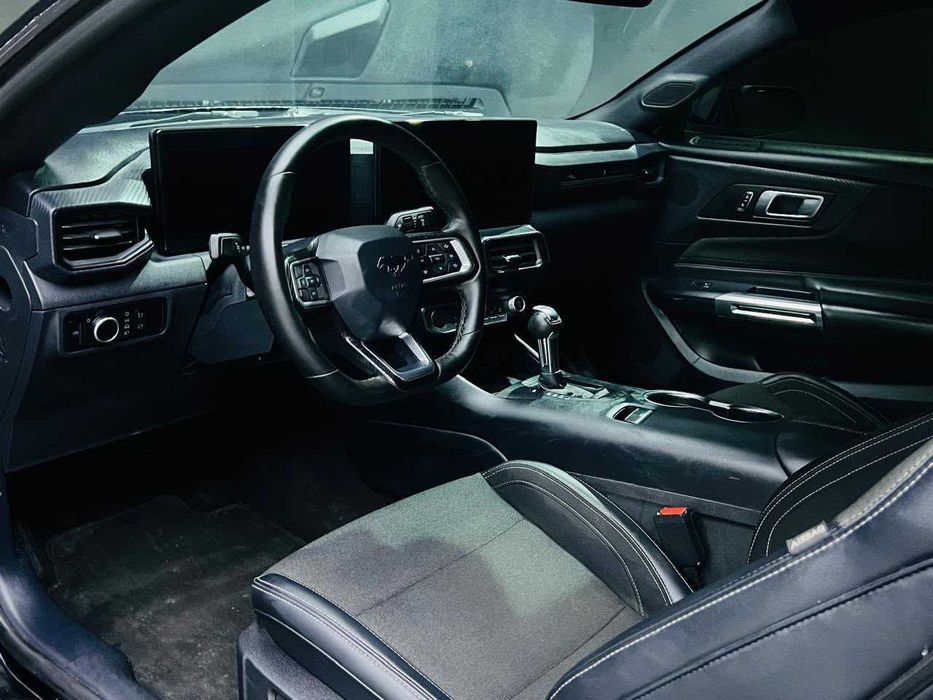 FORD Mustang 2023 — imagine 3