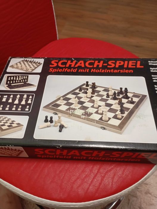 Joc de sah clasic din lemn produs in Germania