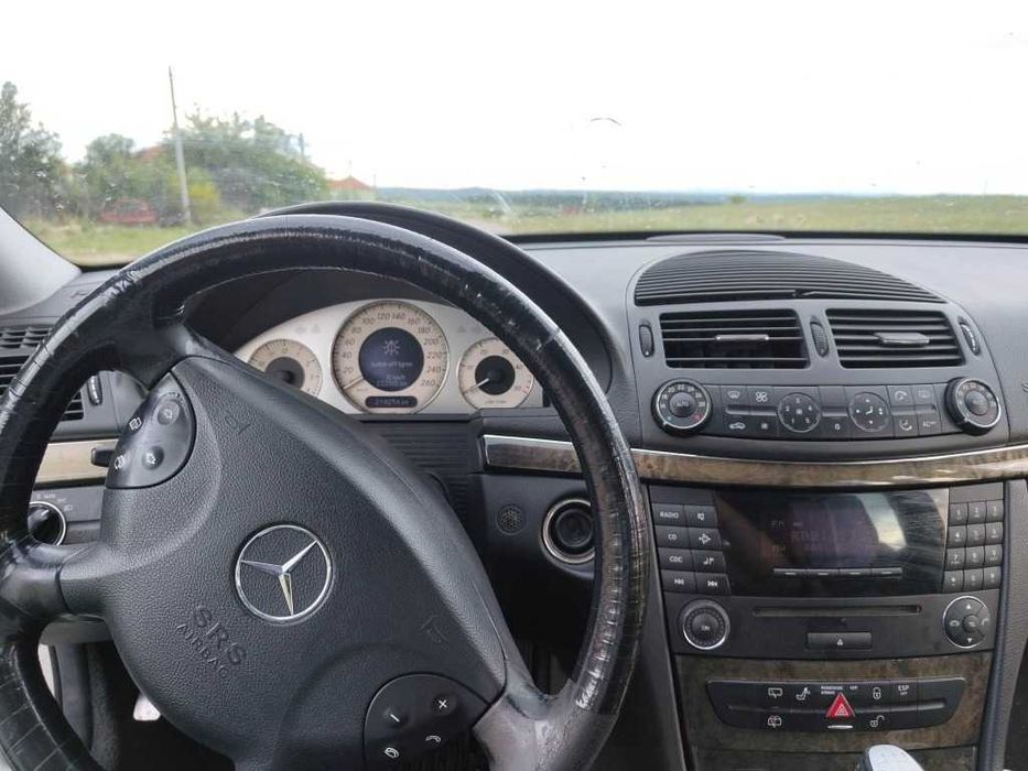 Арматурно табло горна, долна част Мерцедес Е клас Mercedes W 211 W 203