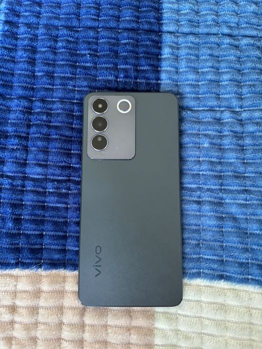 Телефон vivo v27e