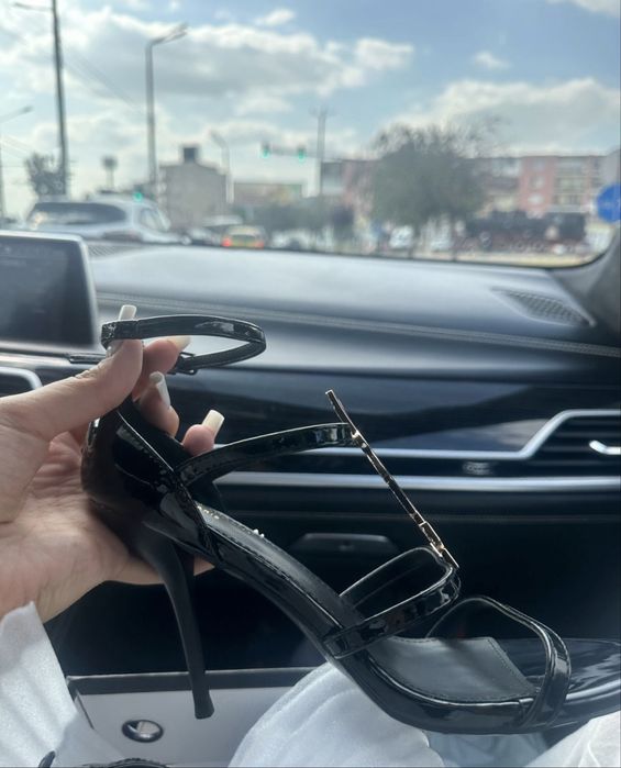 Sandale cu toc de 9 cm