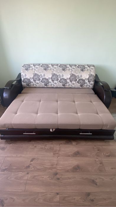 Продам диван в отличном состоянии