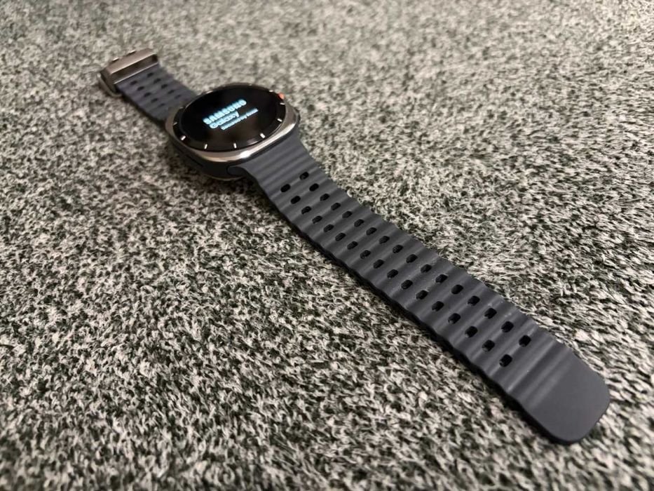 Samsung / Galaxy Watch Ultra / 2025 / Titanium Silver / LTE