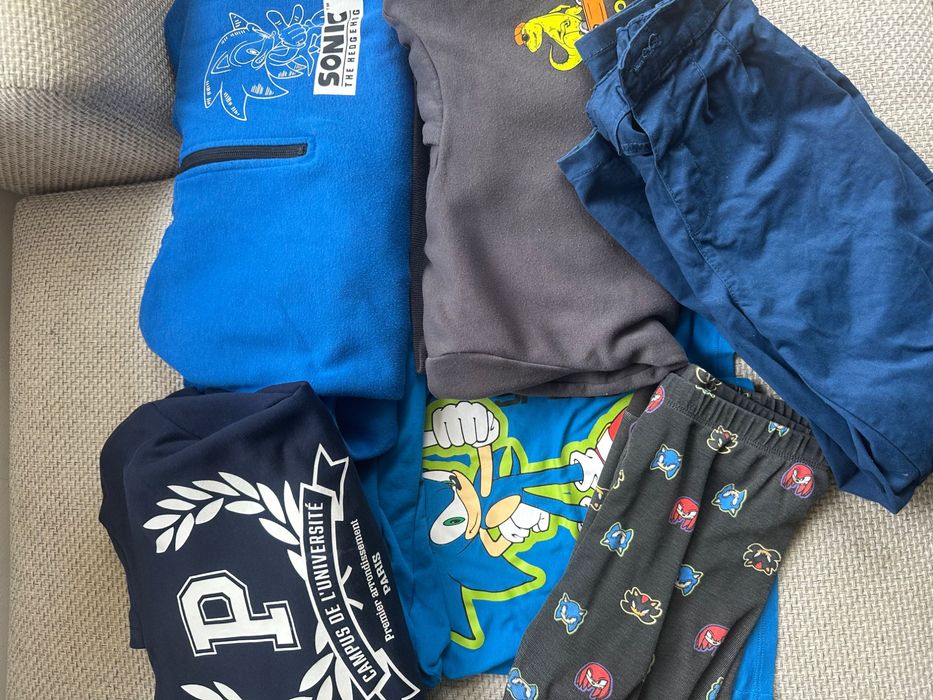 3 блузи с качулка, пижама със Соник, горнище с цип, елек - размер 128