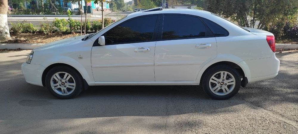 Продается Lacetti 1.8