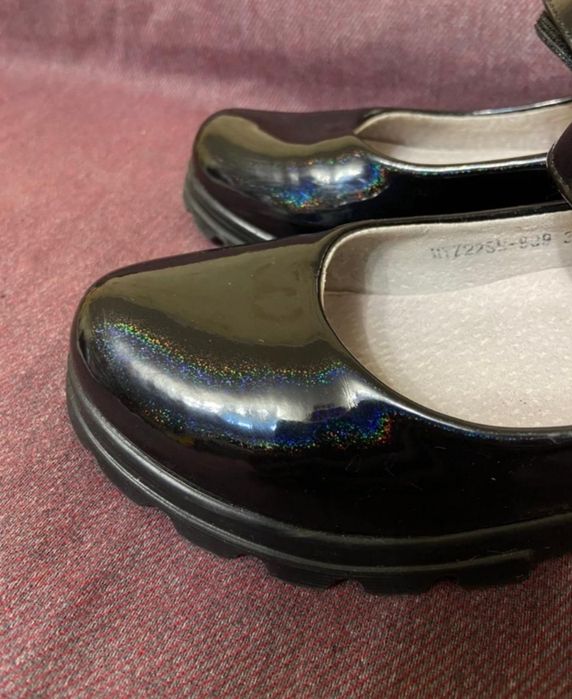 Продам обувь для девочек