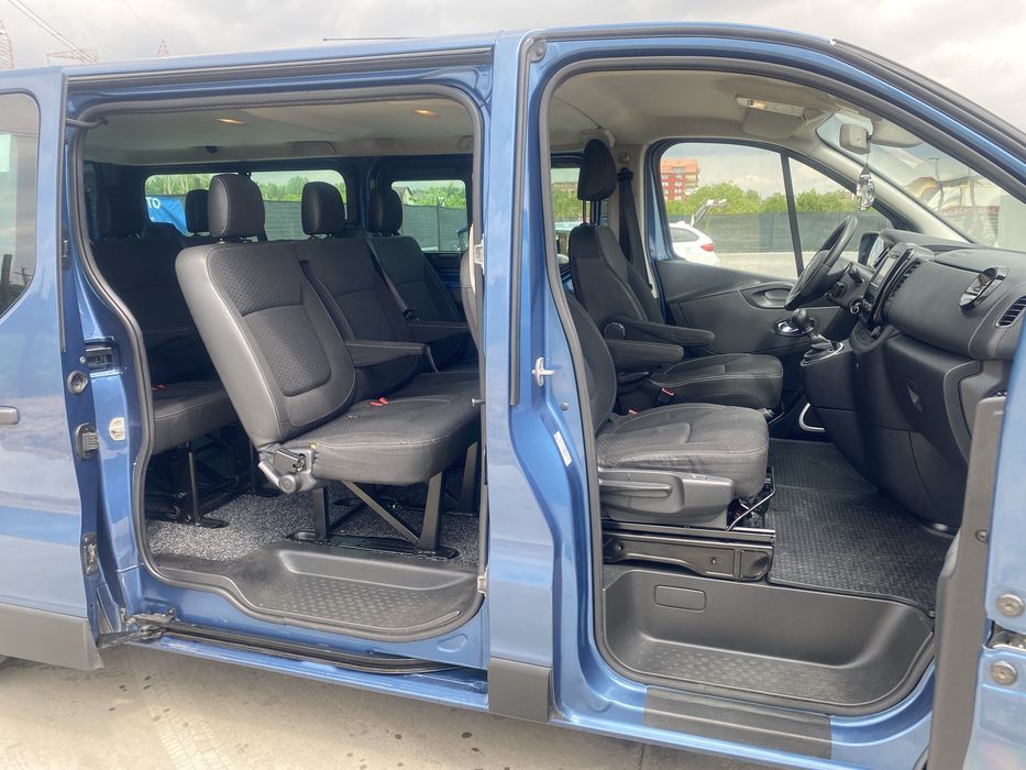 Inchirieri Microbuze 7,  8,9 si 19 locuri/Rent a van/Rent a car