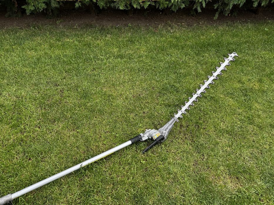 Foarfeca tuia-gard viu Stihl KM 131R, endomodor profesional!