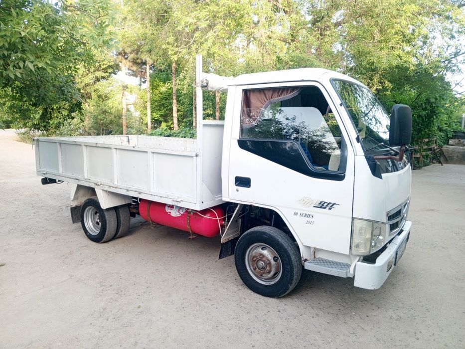 JBC yuk mashina sotiladi
