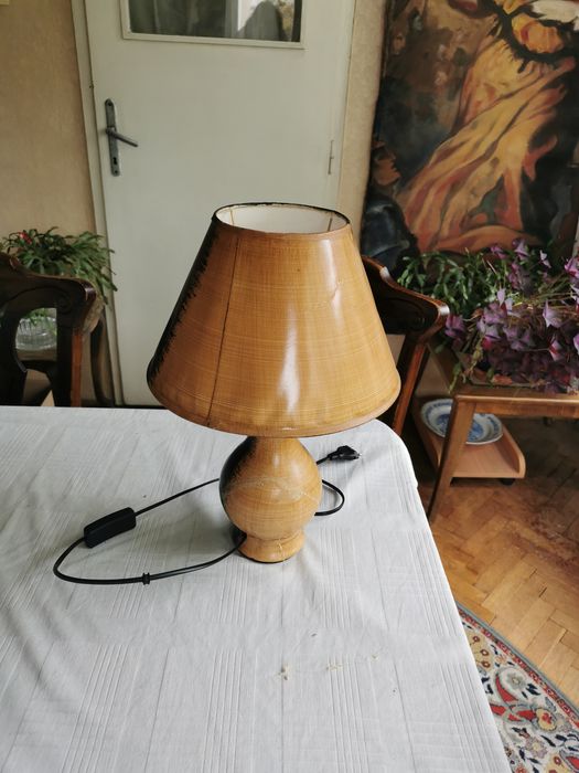 прекрасна ретро лампа