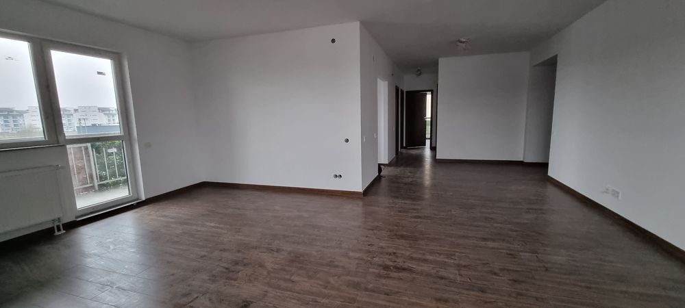 Proprietar, vând apartament cu 3 camere decomandat, 122 mp