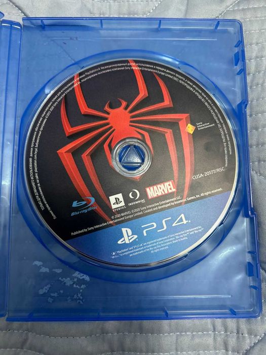 Плейстейшен 4 б/у с 9 играми