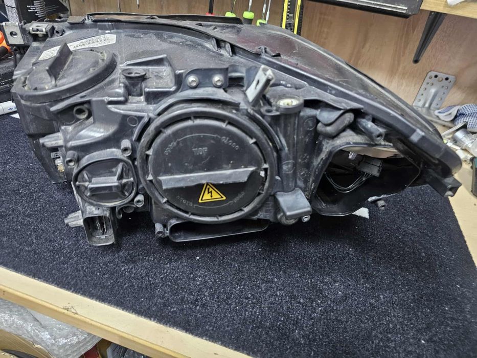 Десен фар BMW 5 F10 завиващ desen far бмв 5 ф10