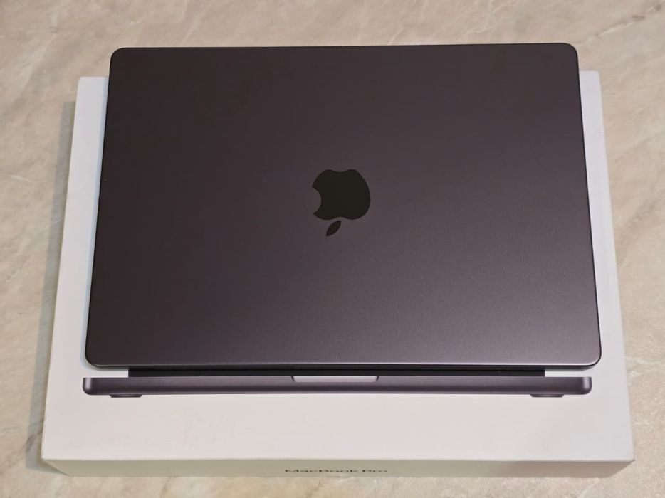 MacBook Pro 14 M5 16/1TB 100%