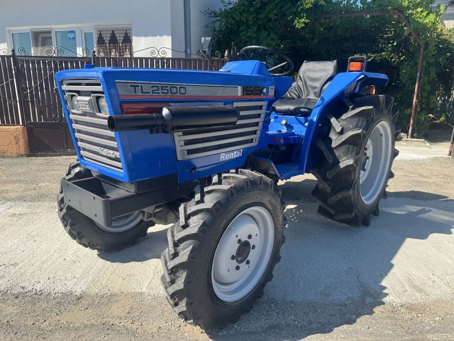 Tractor japonez Iseki 25 cai 4x4 cu freza plug