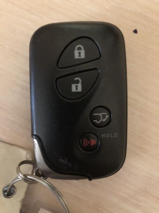 Ключи от Lexus 570