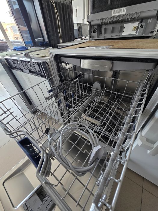 Съдомиялна за пълно вграждане Siemens