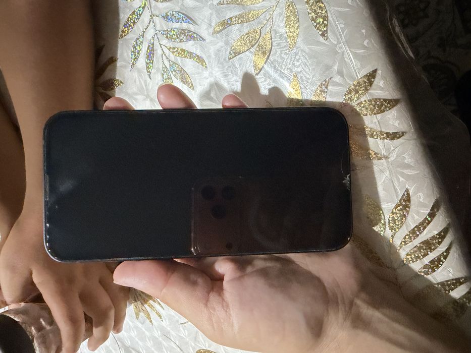 Продам айфон 14 128гб