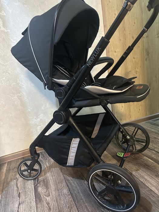 Продам коляску демисезон