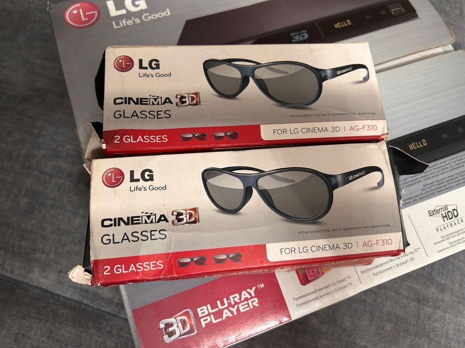 LG Blu-ray 3D плеер BP325 + 3D очки