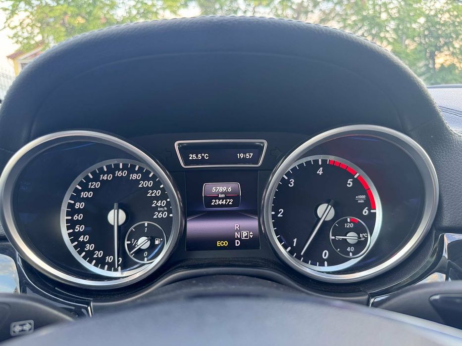 MERCEDES-BENZ ML 350 Bluetech 2014 Alb  Perlat Impecabil