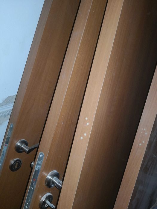 Продавам 4 броя врати