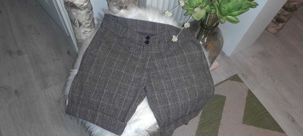 Pantaloni scurti eleganti