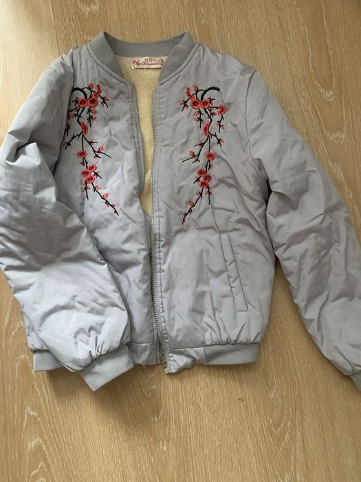 Продам 4 куртки по цене одной